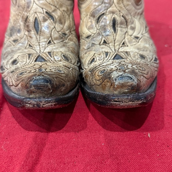 Corral Tan Heeled Boots with Intricate Cutouts - Picture 3 of 7